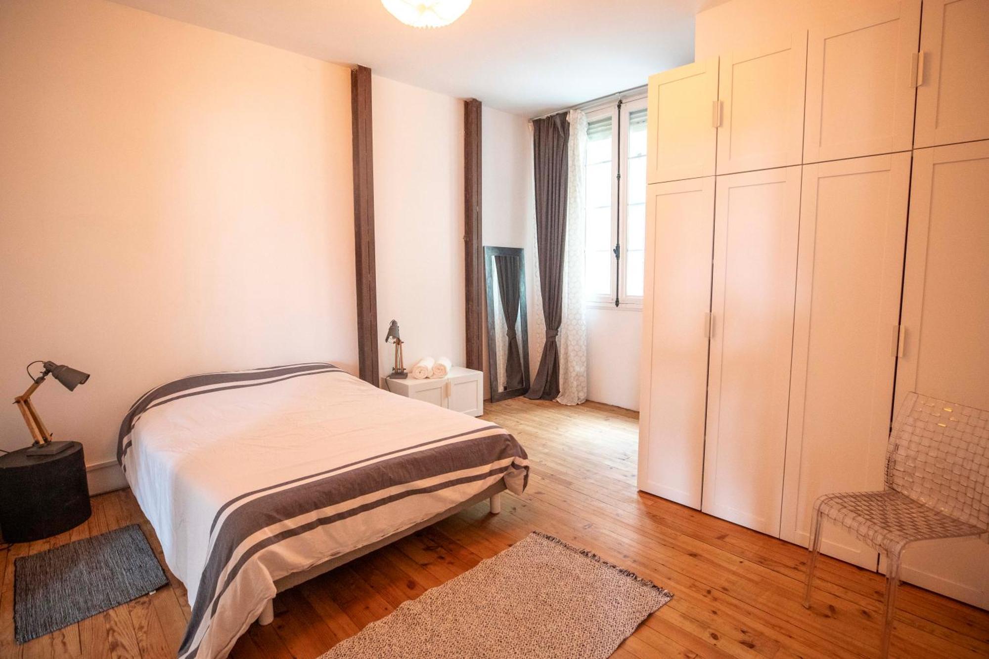 L'Appartement Lieu De Qualite En Centre Ville De Pau Exterior foto
